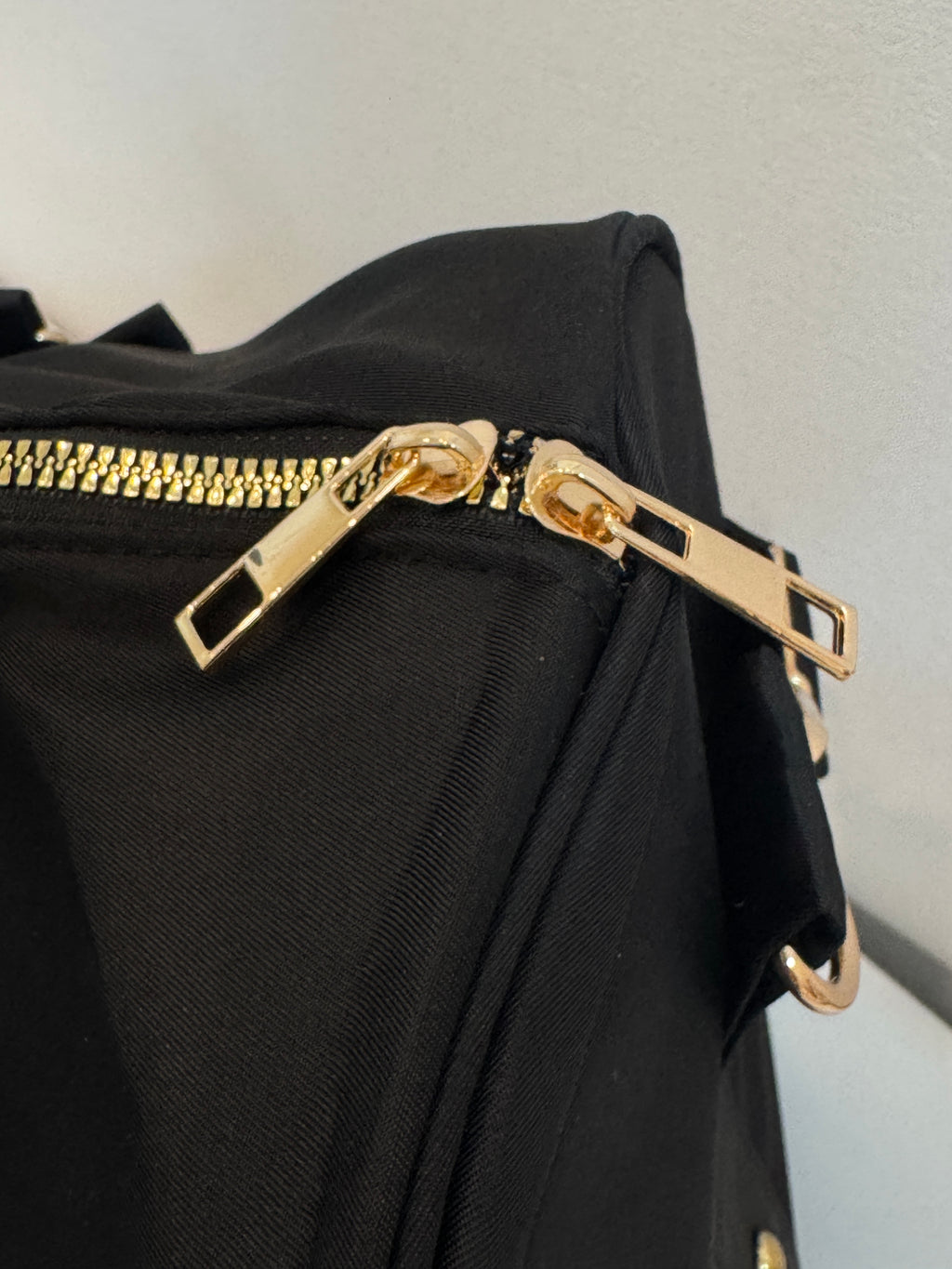 beade Ruffle Travel Set